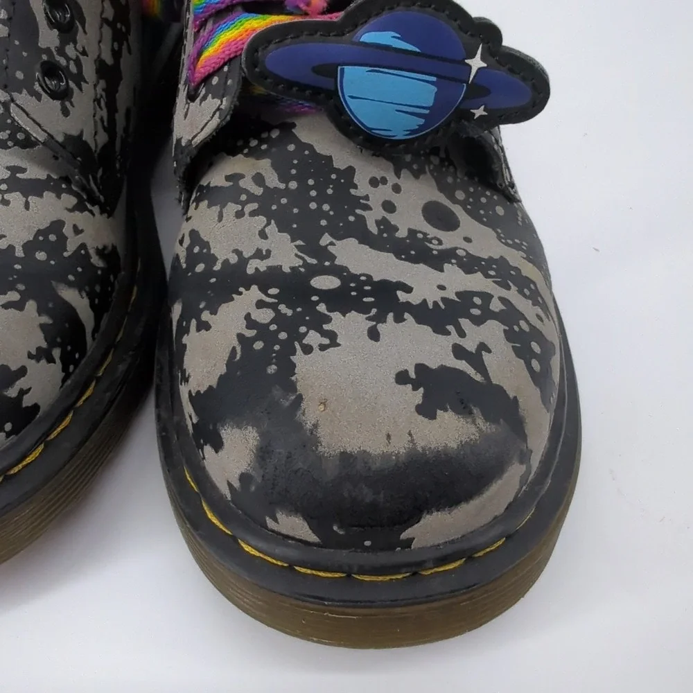 Dr. Doc Martens Kids Leather Lace Up Boot Space Hydro‎ Embroidered 4 M READ